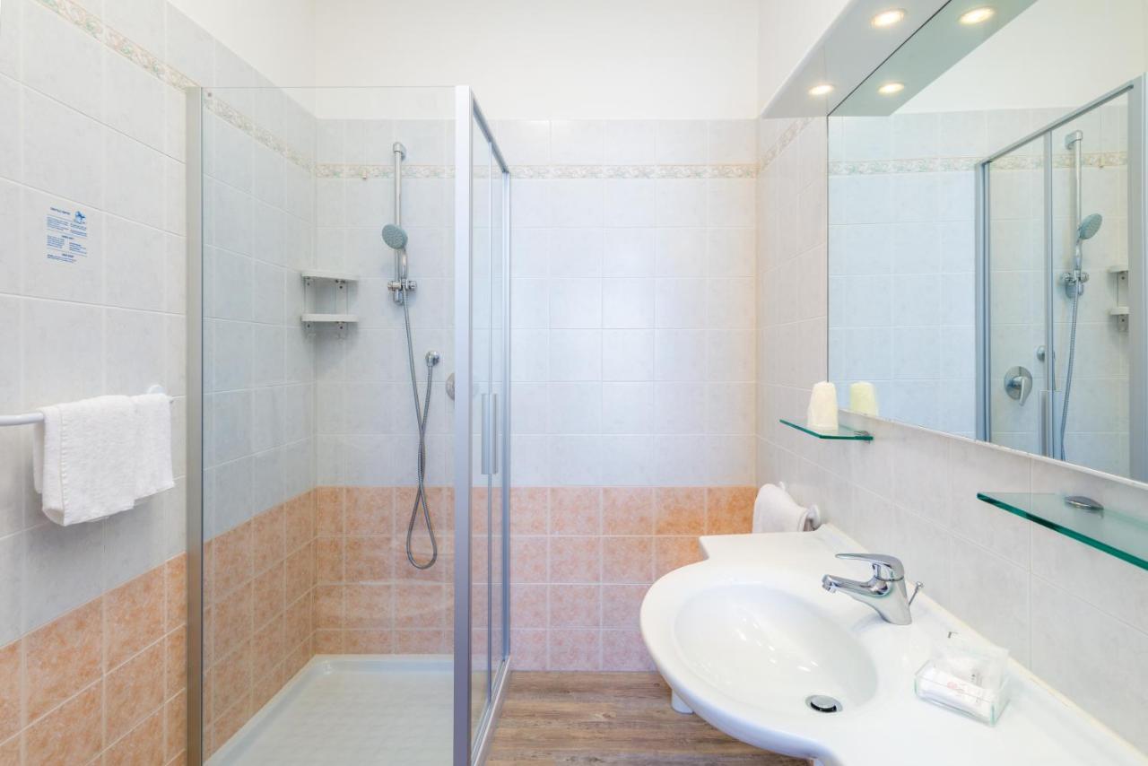 Hotel Nettuno Caorle Exterior photo