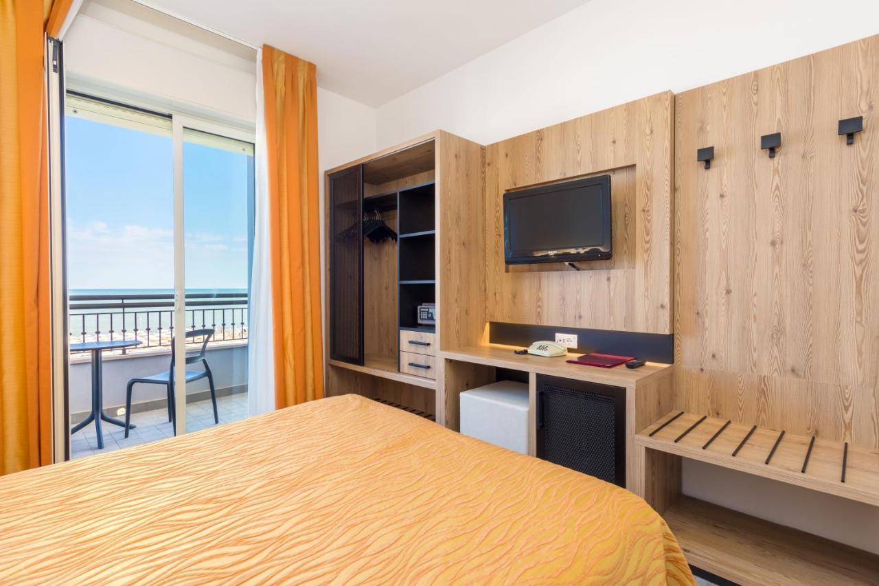 Hotel Nettuno Caorle Exterior photo