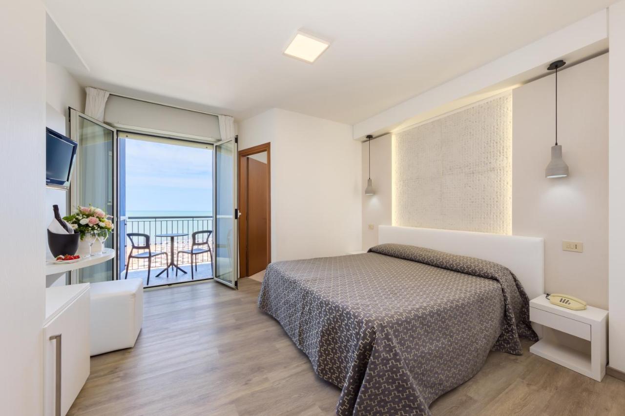 Hotel Nettuno Caorle Exterior photo