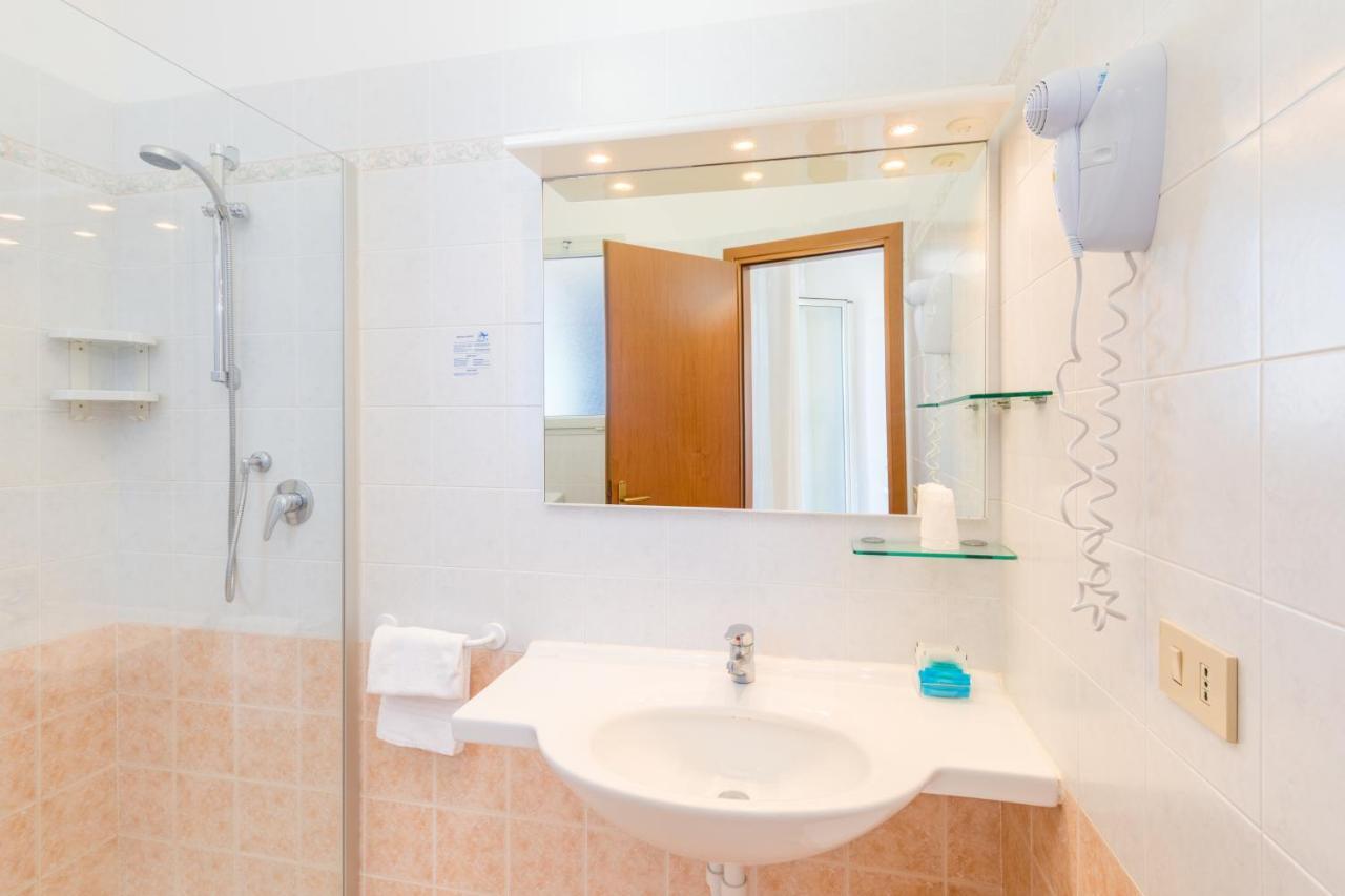 Hotel Nettuno Caorle Exterior photo