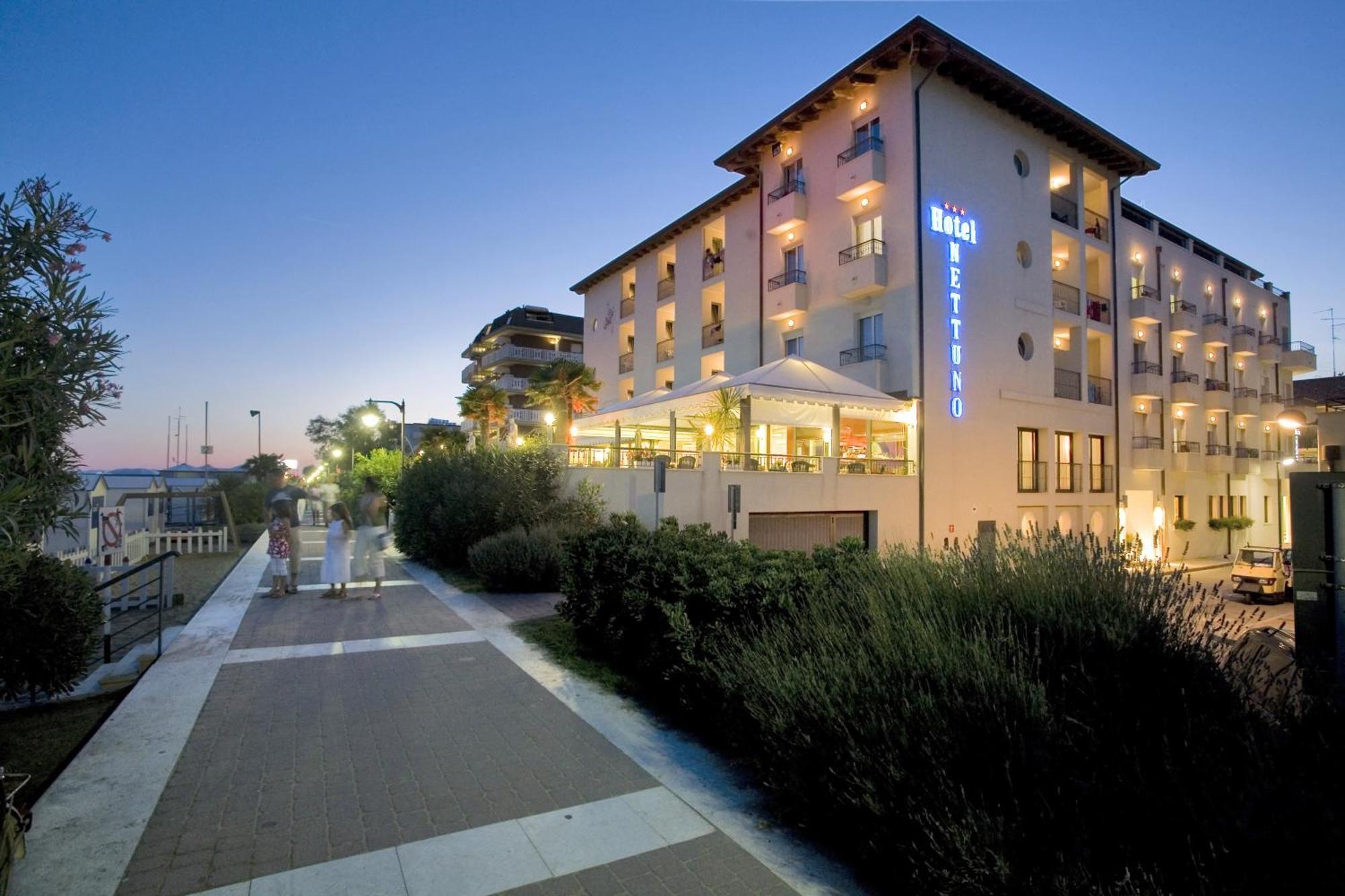 Hotel Nettuno Caorle Exterior photo