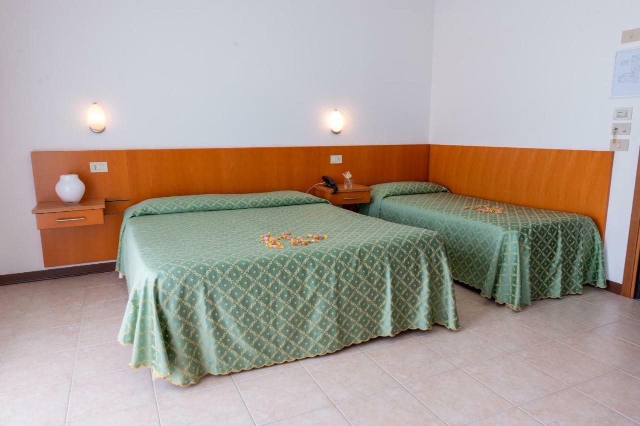 Hotel Nettuno Caorle Exterior photo