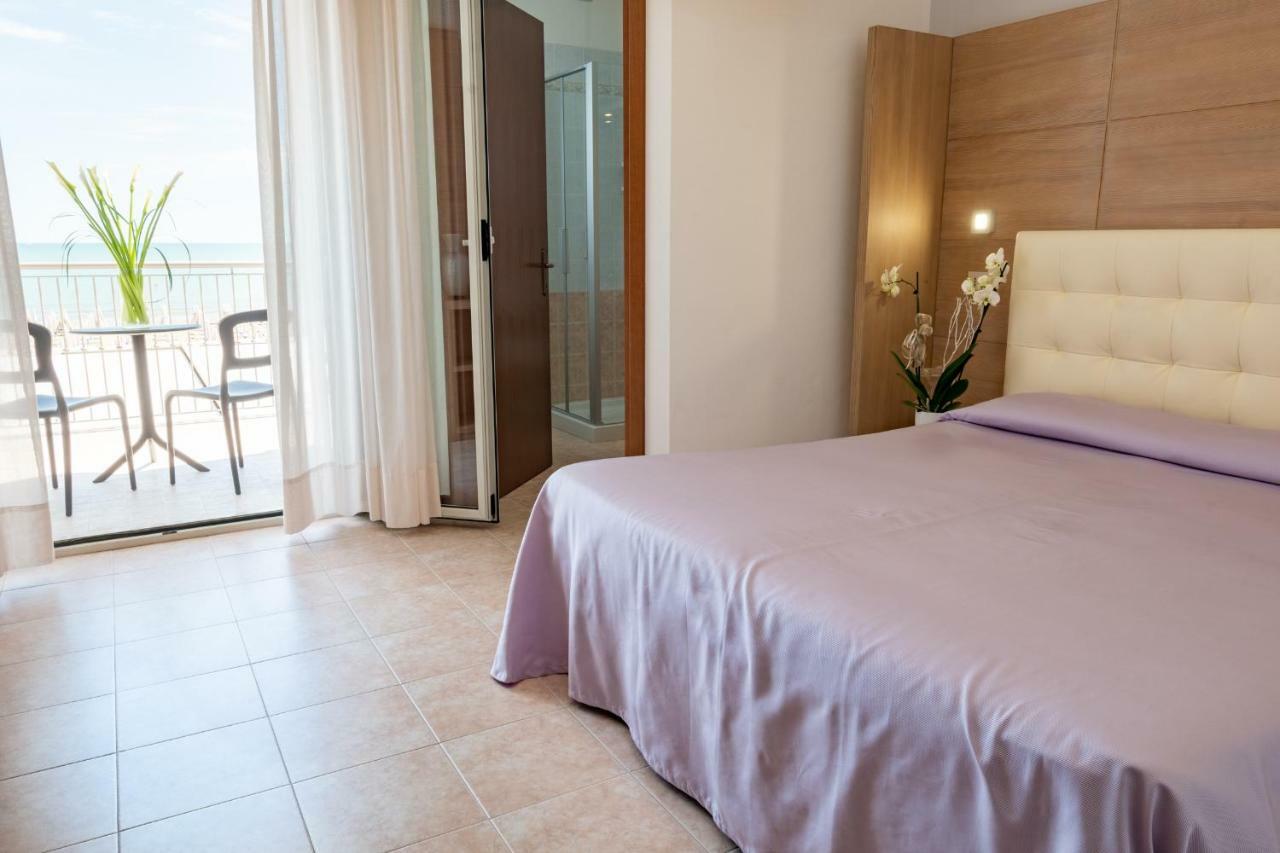 Hotel Nettuno Caorle Exterior photo