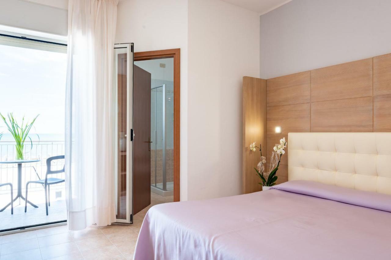 Hotel Nettuno Caorle Exterior photo