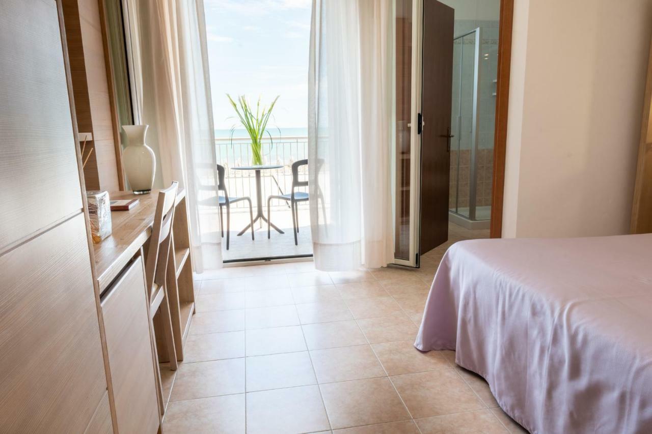 Hotel Nettuno Caorle Exterior photo